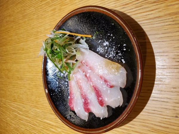 胡麻油と塩で食べるブリトロ